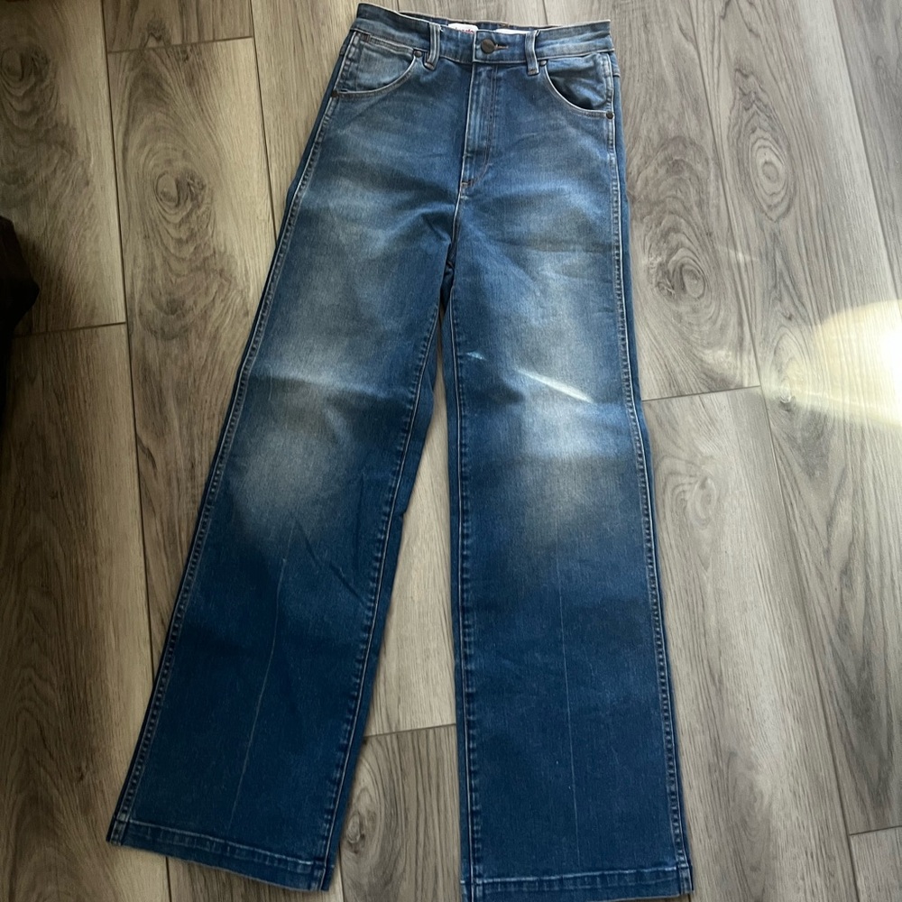 Wrangler Hi Bells size 27
